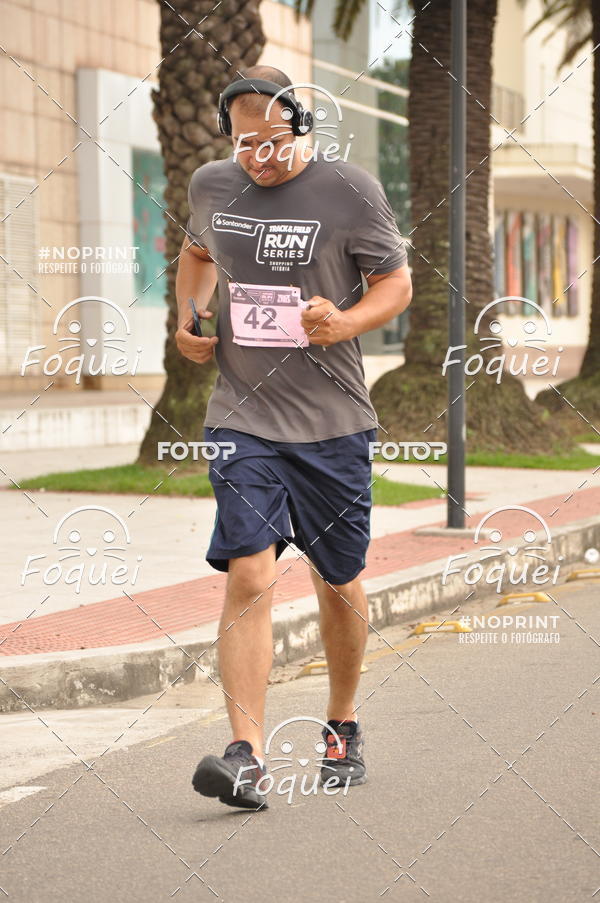 Buy your photos of the eventSantander Track&Field  Run Series - Shopping Vitria on Fotop
