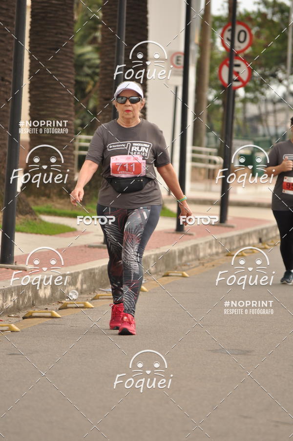Buy your photos of the eventSantander Track&Field  Run Series - Shopping Vitria on Fotop