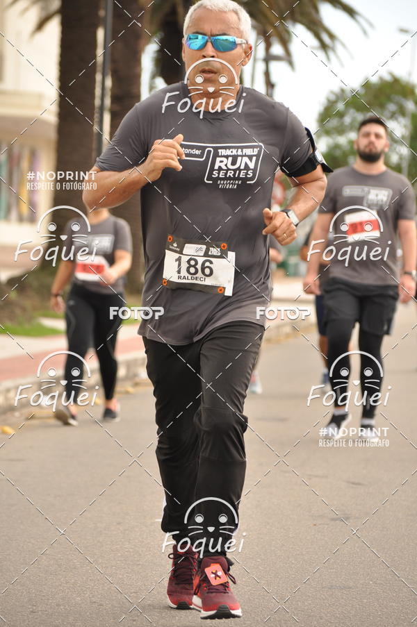 Buy your photos of the eventSantander Track&Field  Run Series - Shopping Vitria on Fotop