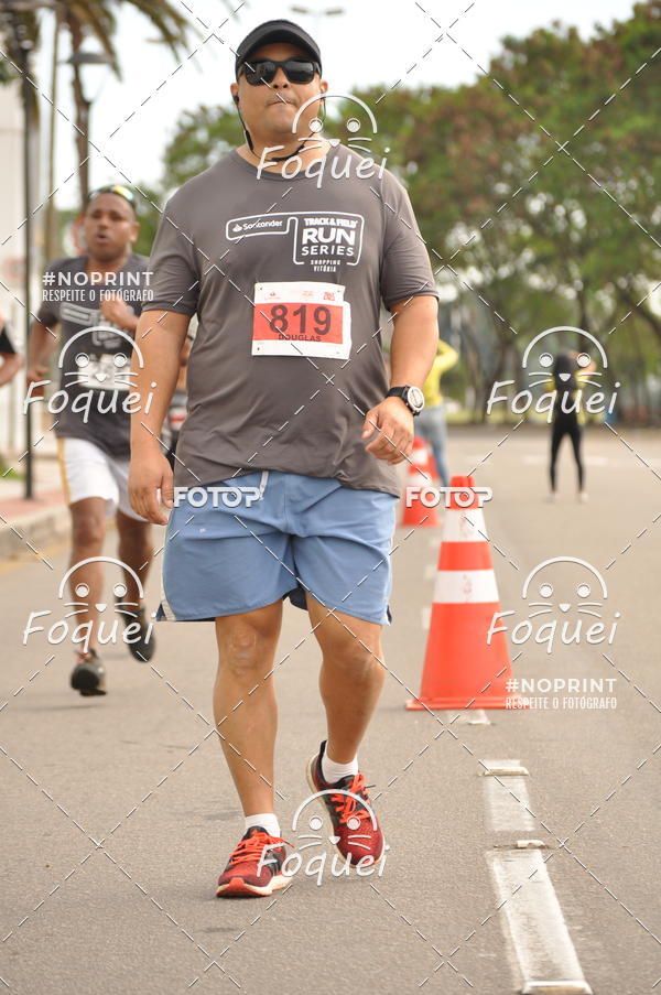 Buy your photos of the eventSantander Track&Field  Run Series - Shopping Vitria on Fotop