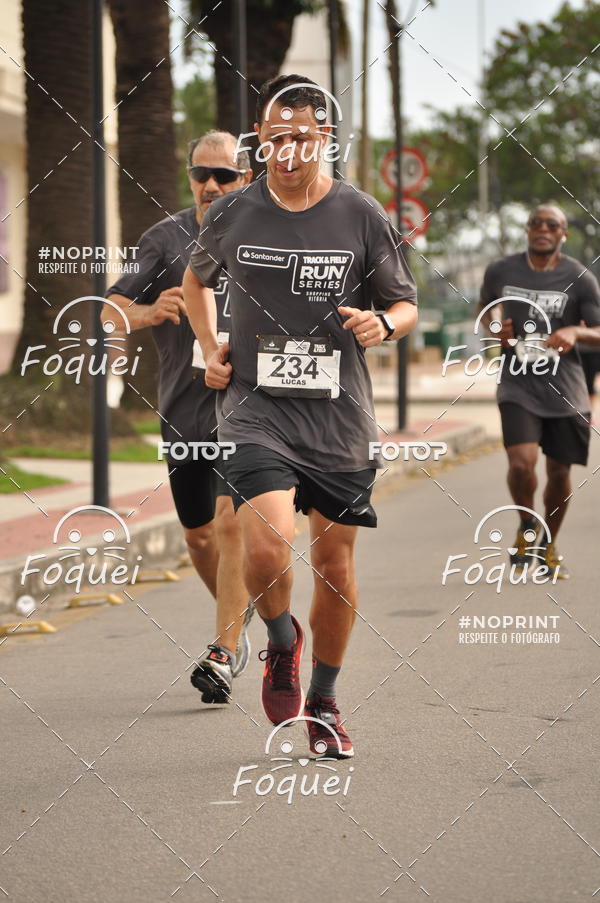 Buy your photos of the eventSantander Track&Field  Run Series - Shopping Vitria on Fotop