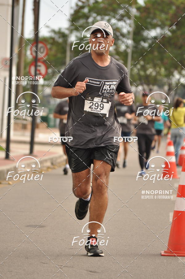 Buy your photos of the eventSantander Track&Field  Run Series - Shopping Vitria on Fotop