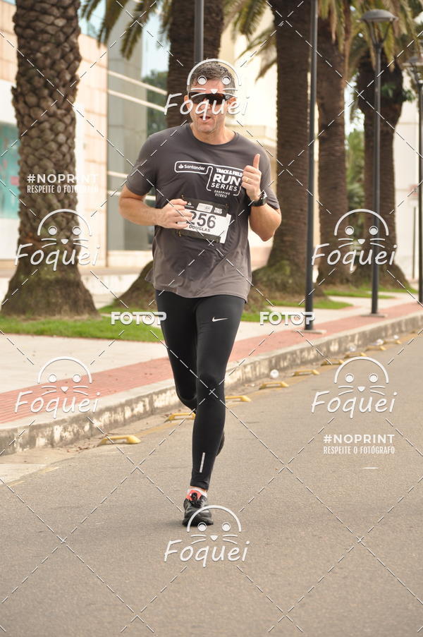 Buy your photos of the eventSantander Track&Field  Run Series - Shopping Vitria on Fotop