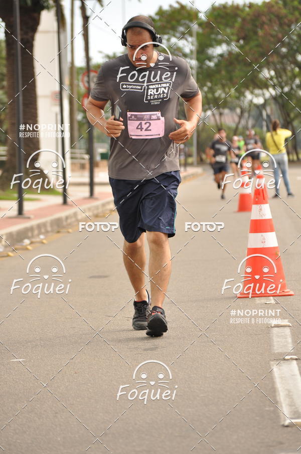 Buy your photos of the eventSantander Track&Field  Run Series - Shopping Vitria on Fotop