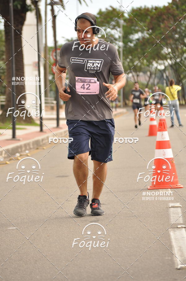 Buy your photos of the eventSantander Track&Field  Run Series - Shopping Vitria on Fotop
