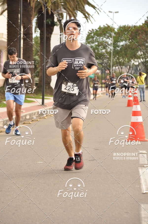 Buy your photos of the eventSantander Track&Field  Run Series - Shopping Vitria on Fotop