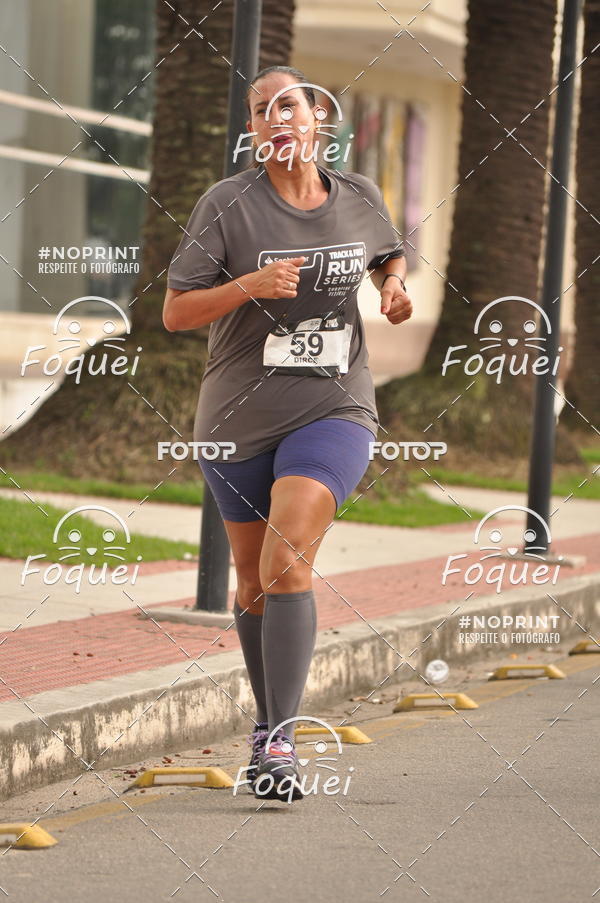 Buy your photos of the eventSantander Track&Field  Run Series - Shopping Vitria on Fotop