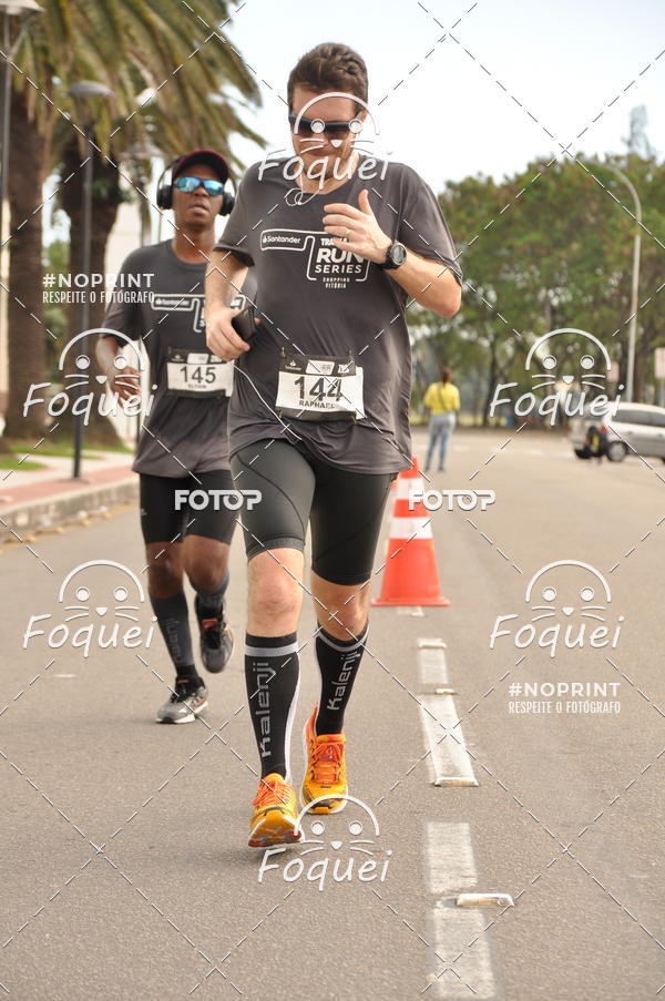 Buy your photos of the eventSantander Track&Field  Run Series - Shopping Vitria on Fotop