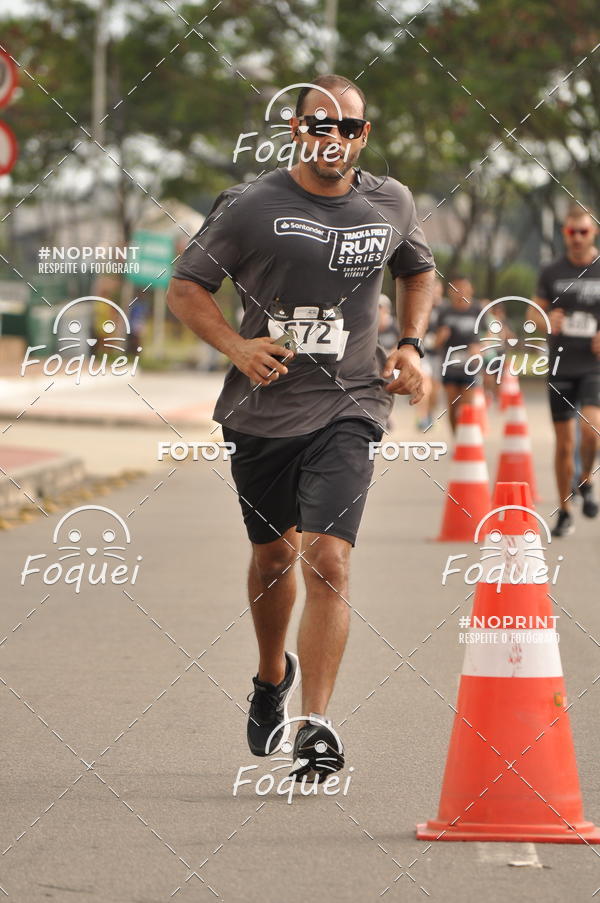 Buy your photos of the eventSantander Track&Field  Run Series - Shopping Vitria on Fotop