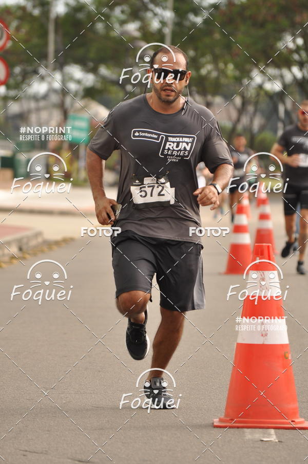 Buy your photos of the eventSantander Track&Field  Run Series - Shopping Vitria on Fotop