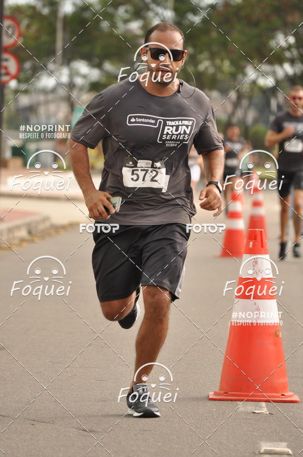 Buy your photos of the eventSantander Track&Field  Run Series - Shopping Vitria on Fotop