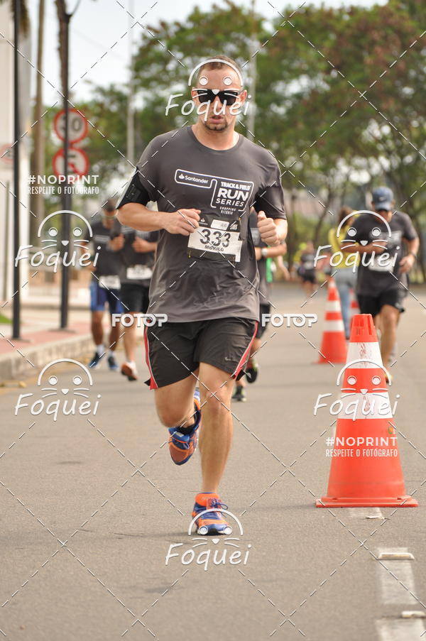 Buy your photos of the eventSantander Track&Field  Run Series - Shopping Vitria on Fotop