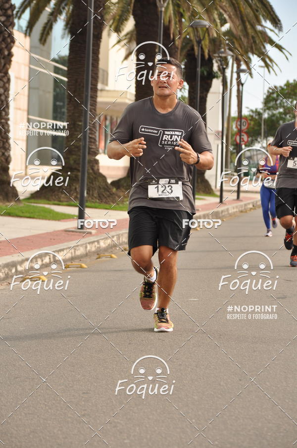 Buy your photos of the eventSantander Track&Field  Run Series - Shopping Vitria on Fotop