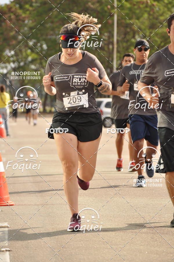 Buy your photos of the eventSantander Track&Field  Run Series - Shopping Vitria on Fotop