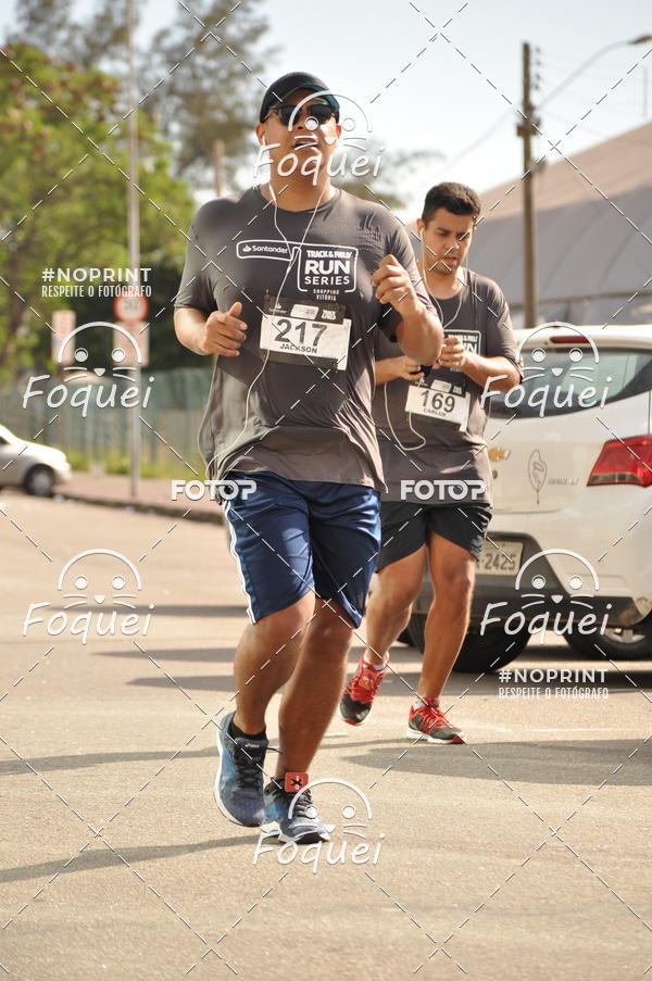 Buy your photos of the eventSantander Track&Field  Run Series - Shopping Vitria on Fotop