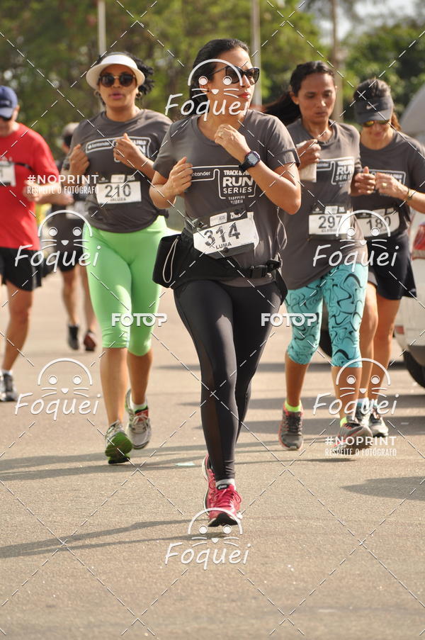 Buy your photos of the eventSantander Track&Field  Run Series - Shopping Vitria on Fotop