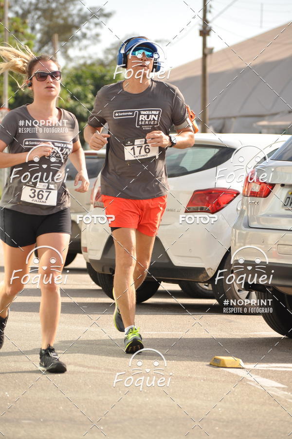 Buy your photos of the eventSantander Track&Field  Run Series - Shopping Vitria on Fotop