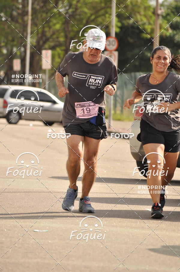 Buy your photos of the eventSantander Track&Field  Run Series - Shopping Vitria on Fotop