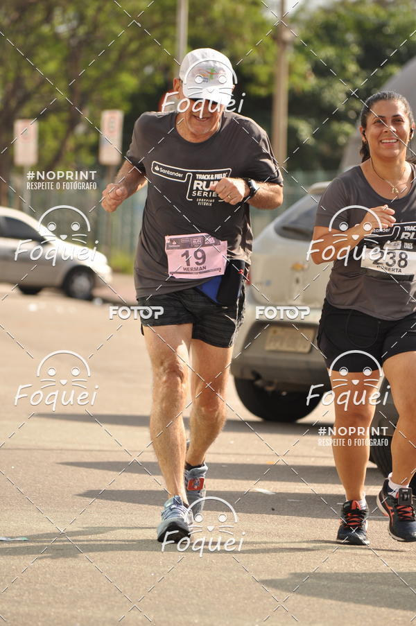 Buy your photos of the eventSantander Track&Field  Run Series - Shopping Vitria on Fotop
