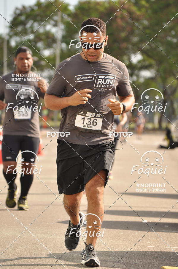 Buy your photos of the eventSantander Track&Field  Run Series - Shopping Vitria on Fotop