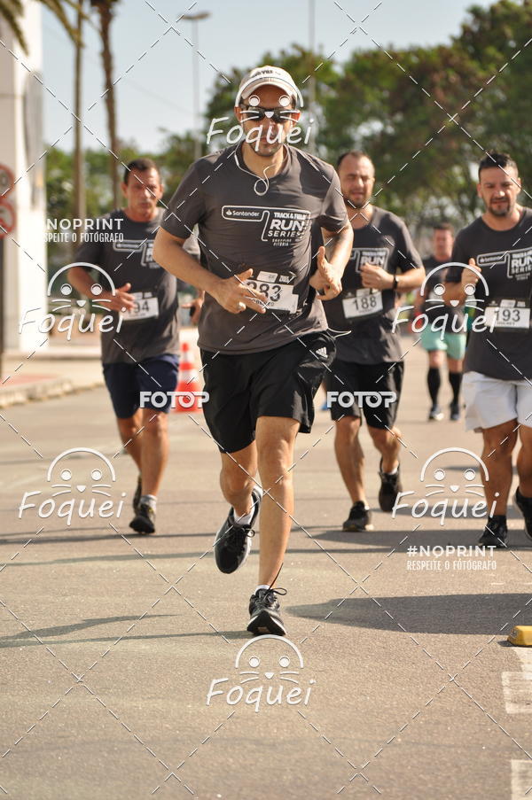 Buy your photos of the eventSantander Track&Field  Run Series - Shopping Vitria on Fotop