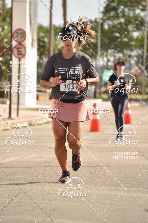 Buy your photos of the eventSantander Track&Field  Run Series - Shopping Vitria on Fotop