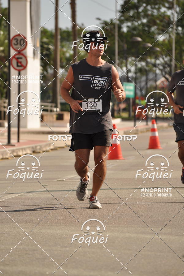 Buy your photos of the eventSantander Track&Field  Run Series - Shopping Vitria on Fotop