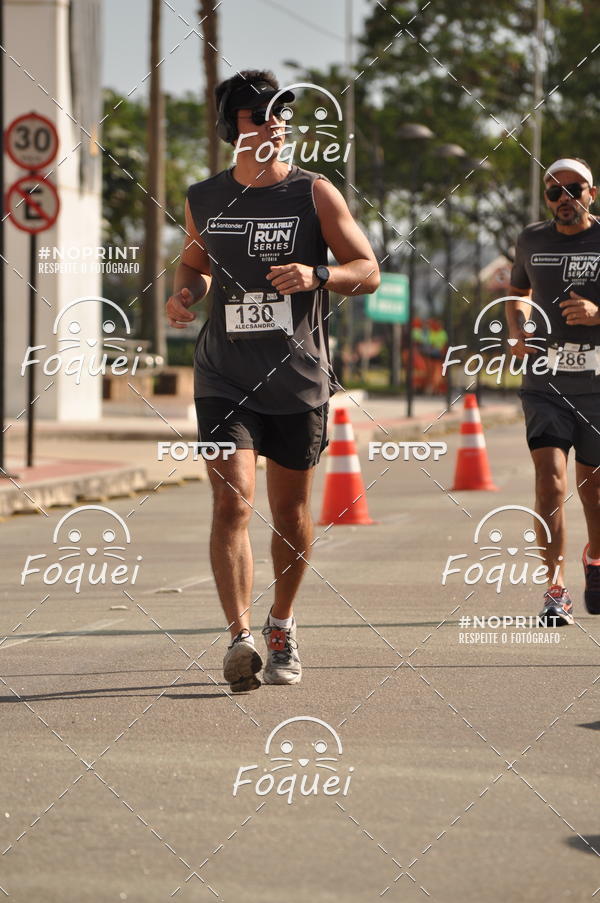 Buy your photos of the eventSantander Track&Field  Run Series - Shopping Vitria on Fotop