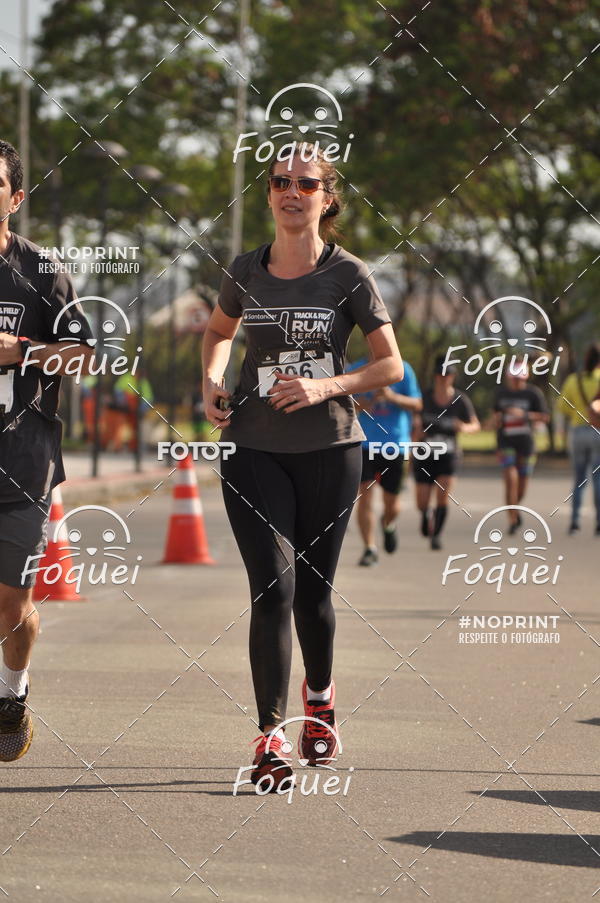 Buy your photos of the eventSantander Track&Field  Run Series - Shopping Vitria on Fotop