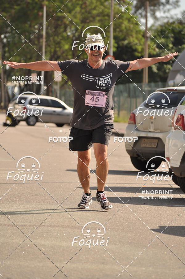 Buy your photos of the eventSantander Track&Field  Run Series - Shopping Vitria on Fotop