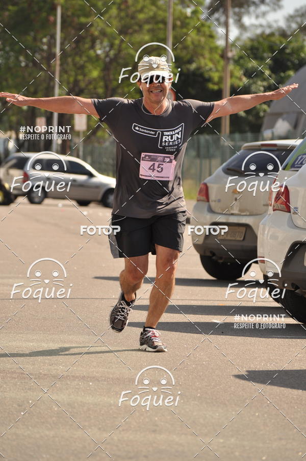 Buy your photos of the eventSantander Track&Field  Run Series - Shopping Vitria on Fotop