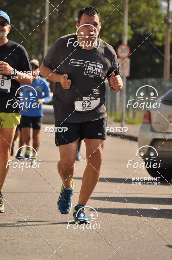 Buy your photos of the eventSantander Track&Field  Run Series - Shopping Vitria on Fotop