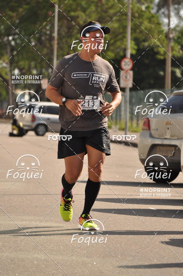 Buy your photos of the eventSantander Track&Field  Run Series - Shopping Vitria on Fotop