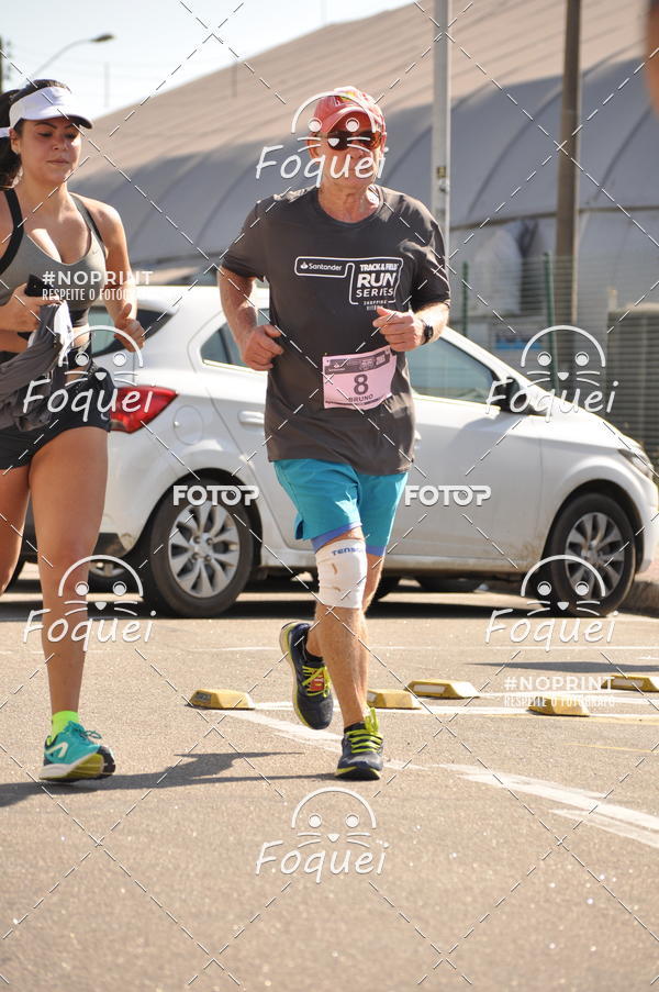 Buy your photos of the eventSantander Track&Field  Run Series - Shopping Vitria on Fotop