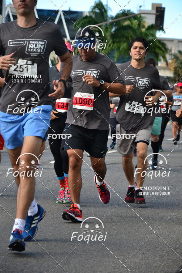 Buy your photos of the eventSantander Track&Field  Run Series - Shopping Vitria on Fotop