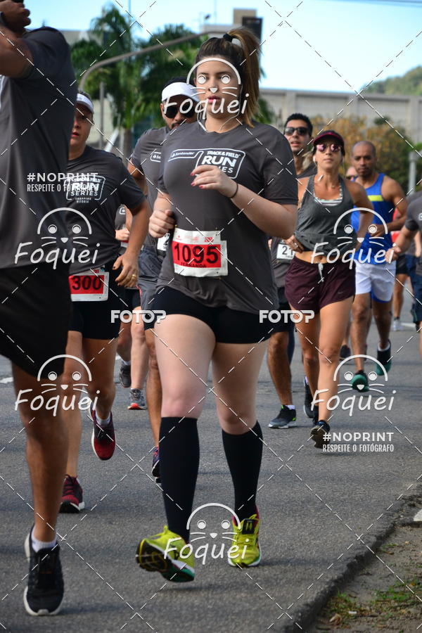 Buy your photos of the eventSantander Track&Field  Run Series - Shopping Vitria on Fotop