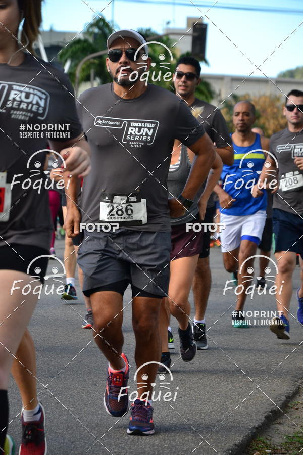 Buy your photos of the eventSantander Track&Field  Run Series - Shopping Vitria on Fotop