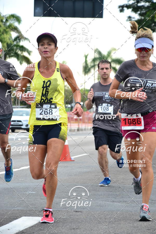 Buy your photos of the eventSantander Track&Field  Run Series - Shopping Vitria on Fotop