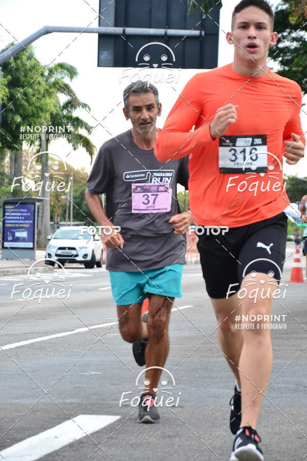Buy your photos of the eventSantander Track&Field  Run Series - Shopping Vitria on Fotop
