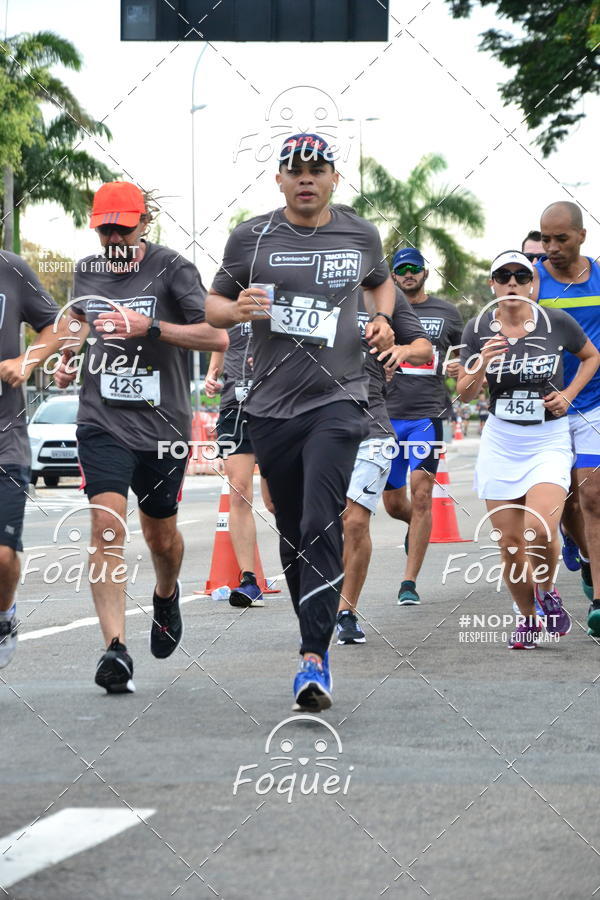 Buy your photos of the eventSantander Track&Field  Run Series - Shopping Vitria on Fotop