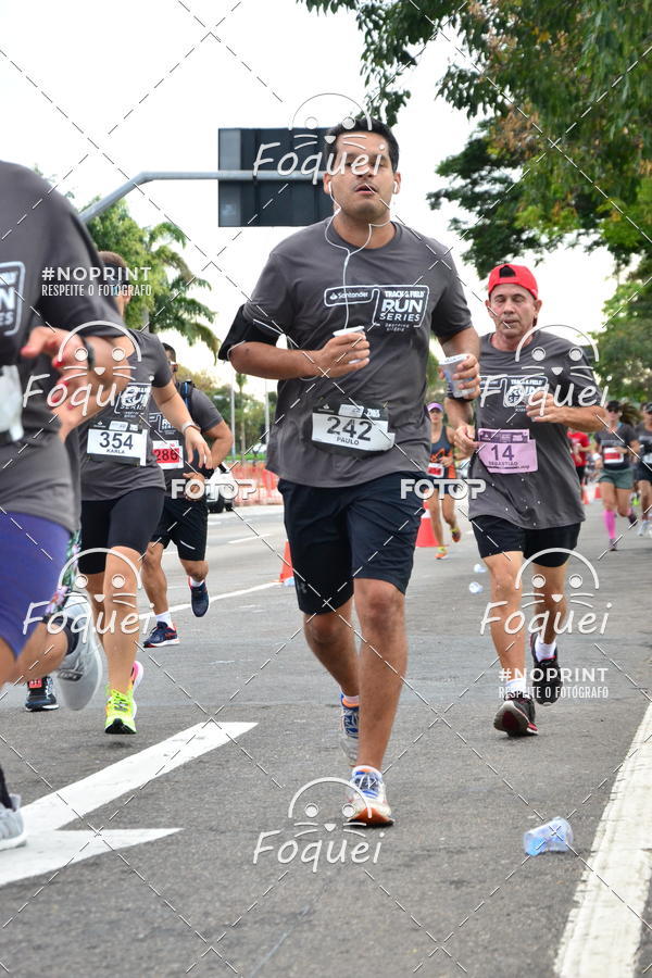 Buy your photos of the eventSantander Track&Field  Run Series - Shopping Vitria on Fotop