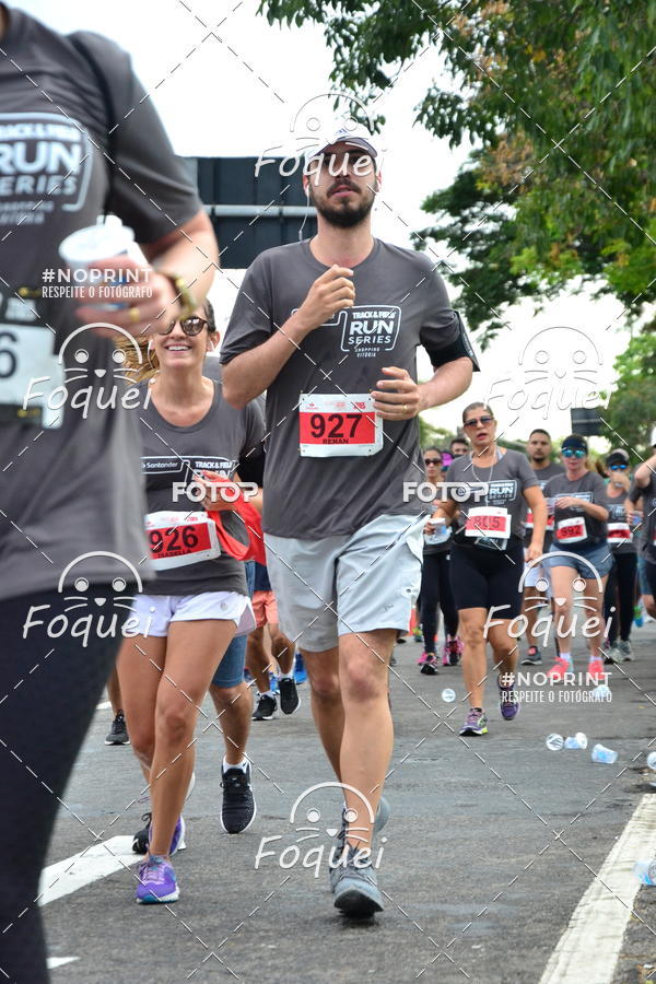 Buy your photos of the eventSantander Track&Field  Run Series - Shopping Vitria on Fotop