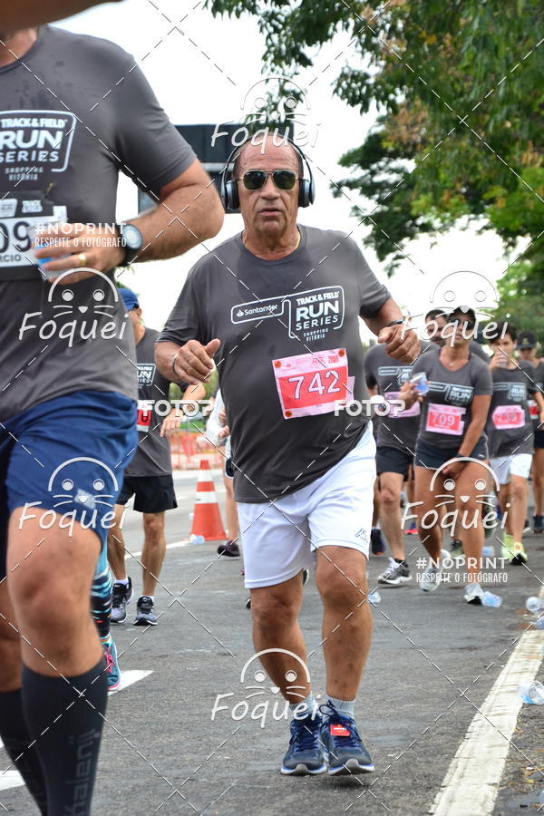 Buy your photos of the eventSantander Track&Field  Run Series - Shopping Vitria on Fotop