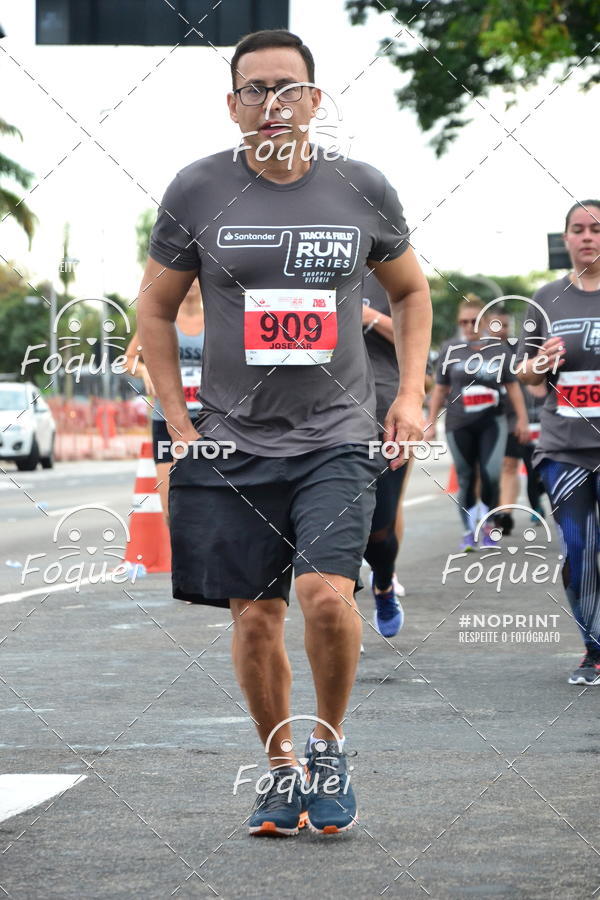 Buy your photos of the eventSantander Track&Field  Run Series - Shopping Vitria on Fotop