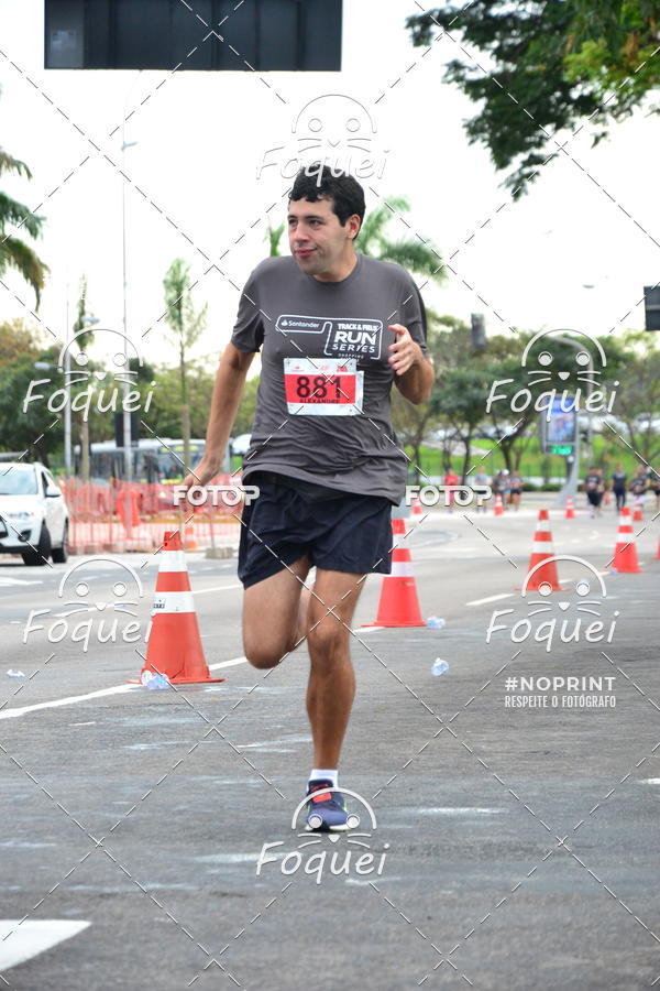 Buy your photos of the eventSantander Track&Field  Run Series - Shopping Vitria on Fotop