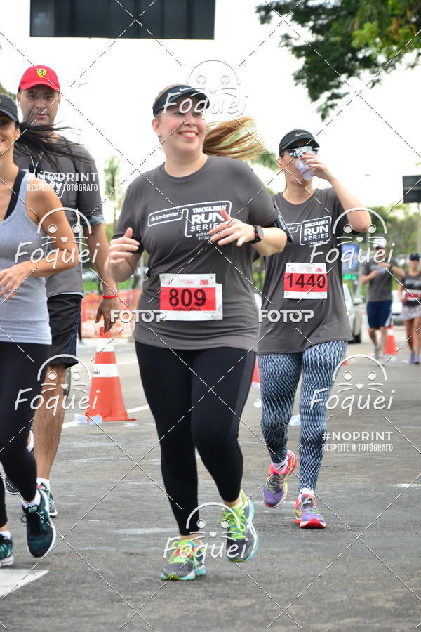 Buy your photos of the eventSantander Track&Field  Run Series - Shopping Vitria on Fotop