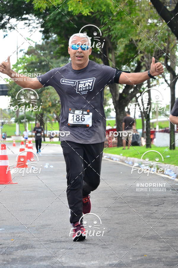 Buy your photos of the eventSantander Track&Field  Run Series - Shopping Vitria on Fotop