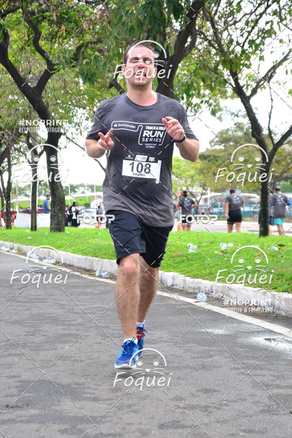 Buy your photos of the eventSantander Track&Field  Run Series - Shopping Vitria on Fotop