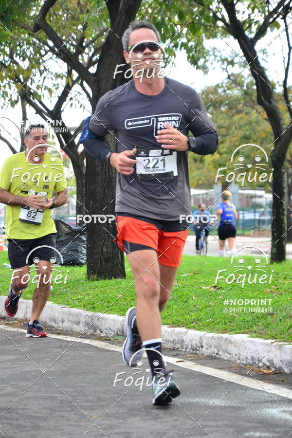 Buy your photos of the eventSantander Track&Field  Run Series - Shopping Vitria on Fotop
