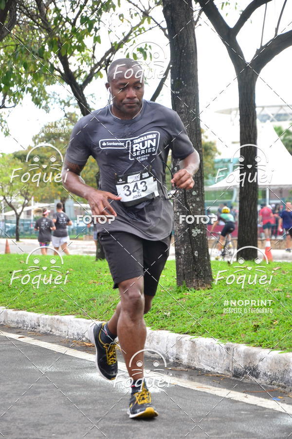 Buy your photos of the eventSantander Track&Field  Run Series - Shopping Vitria on Fotop